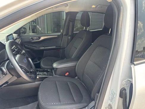 Used 2025 Ford Escape Active AWD/4WD image 11