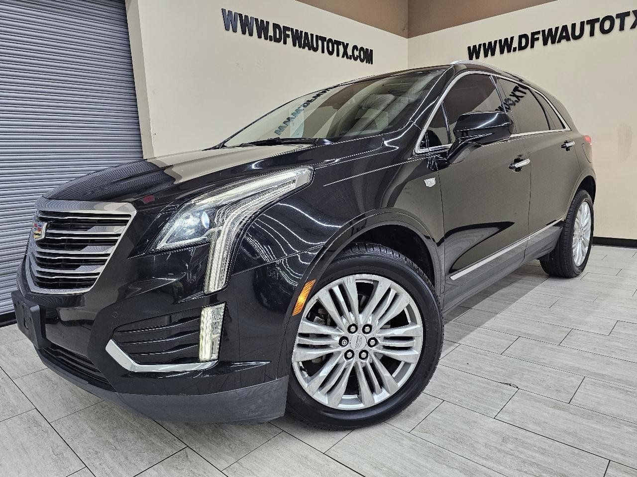 Used 2017 Cadillac XT5 Premium Luxury w/ LPO, Wheel Lock Package FWD image 1