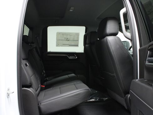 New 2025 GMC Sierra 2500 Denali image 15