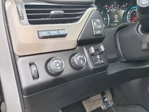 Used 2018 GMC Yukon Denali image 14