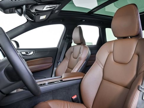 Certified 2024 Volvo XC60 B5 Plus w/ Climate Package AWD/4WD image 7