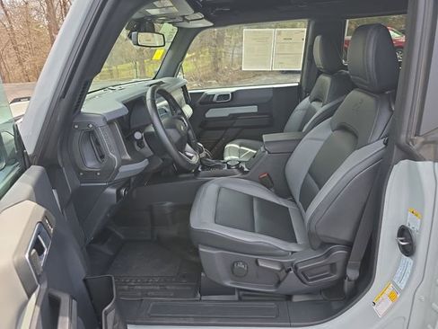 Certified 2024 Ford Bronco Big Bend w/ Sasquatch Package image 9