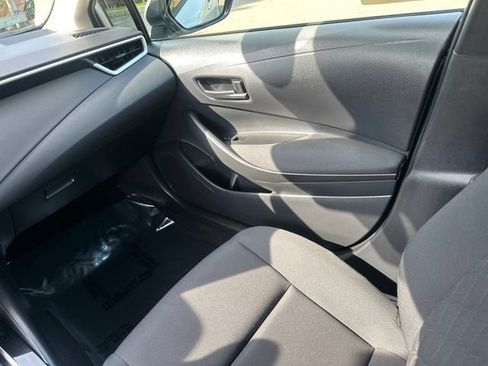 Used 2024 Toyota Corolla LE w/ LE Convenience Package FWD image 21