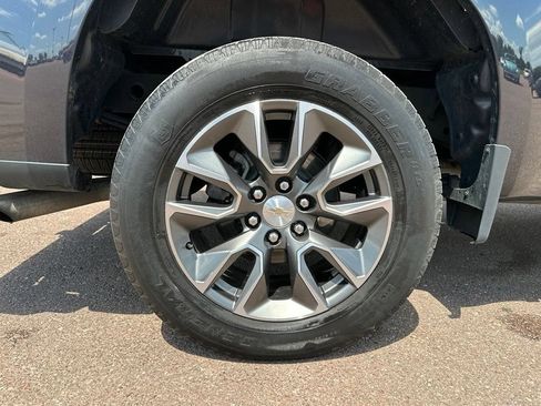 Used 2023 Chevrolet Silverado 1500 LT AWD/4WD image 36