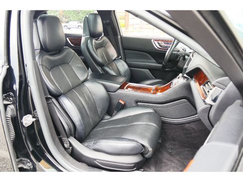 Used 2017 Lincoln Continental Reserve w/ Luxury Package AWD/4WD image 15