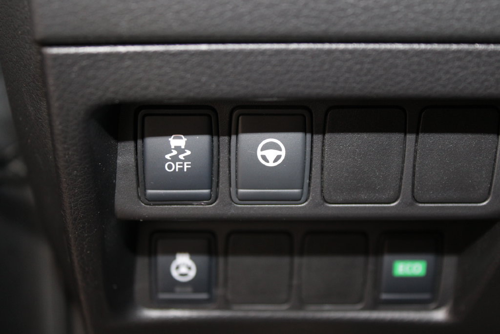 Used 2019 Nissan Rogue Sport SL w/ Premium Package FWD image 42