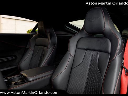 Used 2025 Aston Martin V8 Vantage Coupe image 45