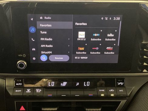 Used 2025 Toyota Camry SE FWD image 12