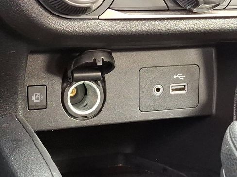 Certified 2023 Nissan Versa SV image 22