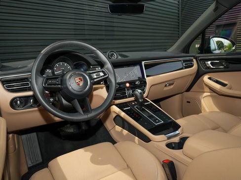 Certified 2026 Porsche Macan AWD/4WD image 28