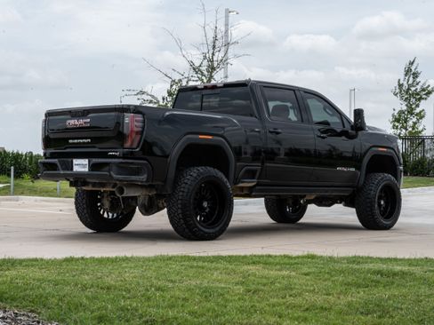 Used 2026 GMC Sierra 2500 AT4 w/ Technology Package AWD/4WD image 10