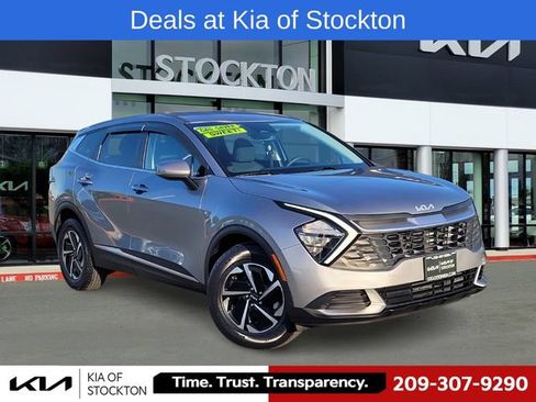 Used 2023 Kia Sportage LX AWD/4WD image 1