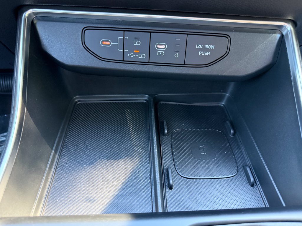 Used 2025 Kia Carnival SX w/ SX Dark Edition Package FWD image 28