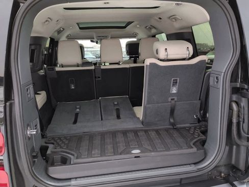 Used 2024 Land Rover Defender 130 S image 37