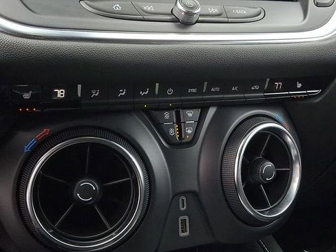 Used 2025 Chevrolet Blazer LT image 15