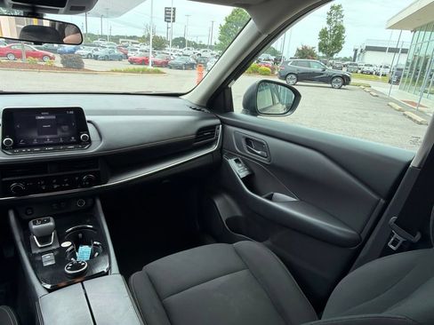 Used 2024 Nissan Rogue S AWD/4WD image 29
