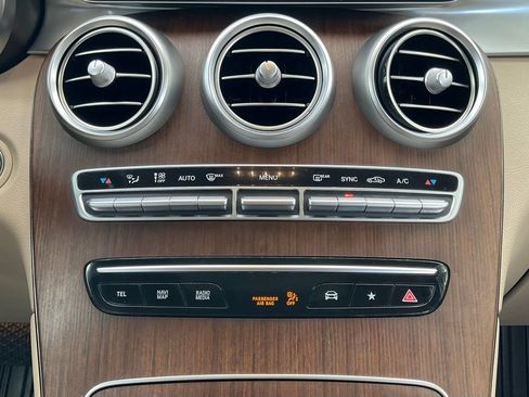 Used 2021 Mercedes-Benz GLC 300 image 28