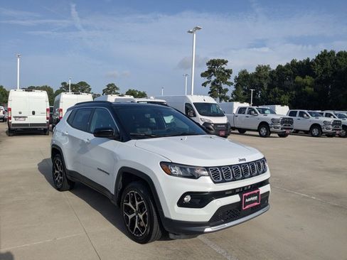 Used 2025 Jeep Compass Limited AWD/4WD image 3