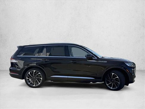 Used 2021 Lincoln Aviator Reserve w/ Equipment Group 201A AWD/4WD image 4