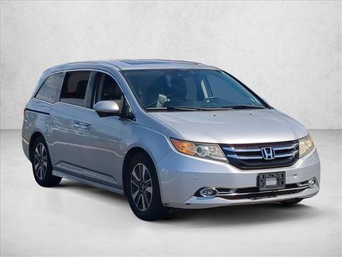 Used 2014 Honda Odyssey Touring image 3