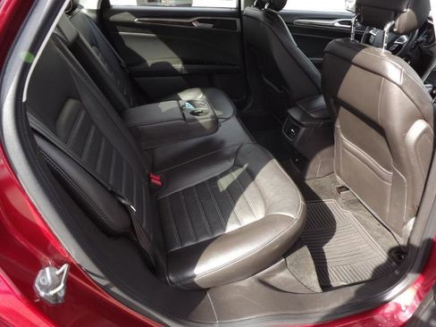 Used 2013 Ford Fusion SE image 24