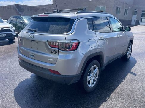 Used 2023 Jeep Compass Latitude AWD/4WD image 8