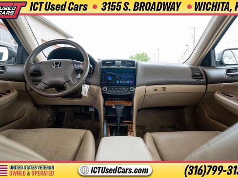 Used 2011 Toyota Corolla LE FWD image 22