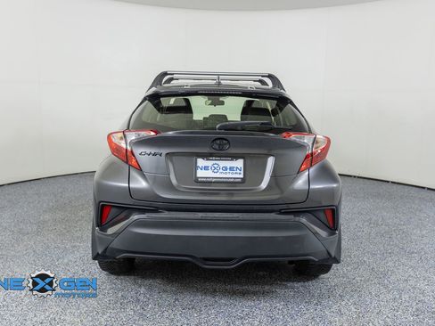 Used 2021 Toyota C-HR LE FWD image 6