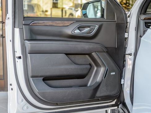 Used 2023 Chevrolet Suburban Premier image 48