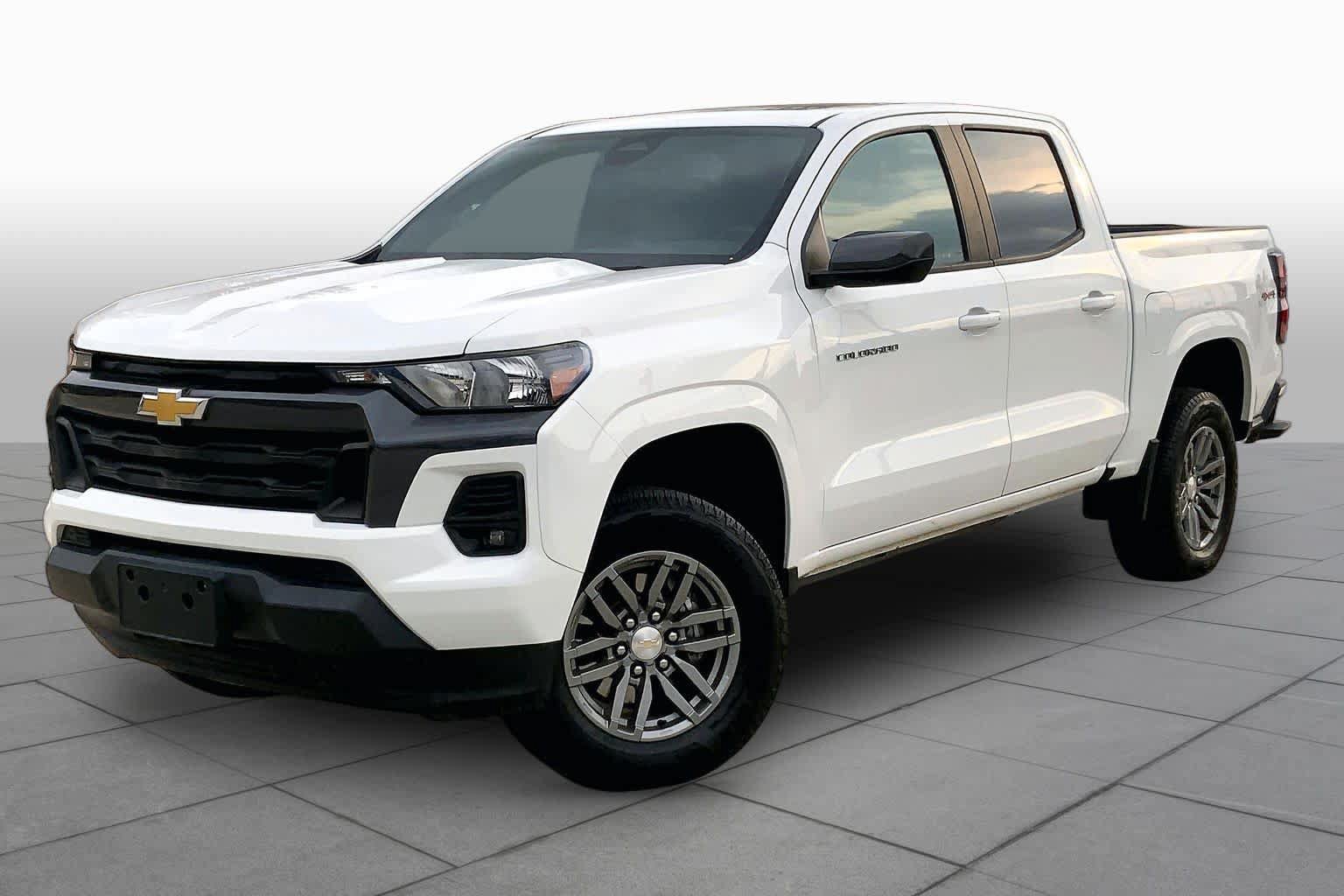 Used 2024 Chevrolet Colorado LT w/ LT Convenience Package II AWD/4WD image 1