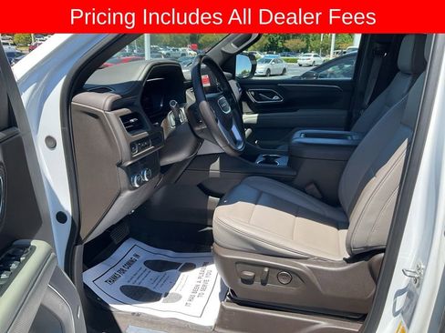 Used 2024 GMC Yukon SLT RWD image 3