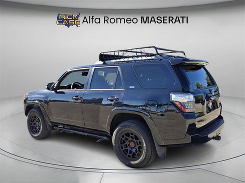 Used 2022 Toyota 4Runner SR5 Premium image 8