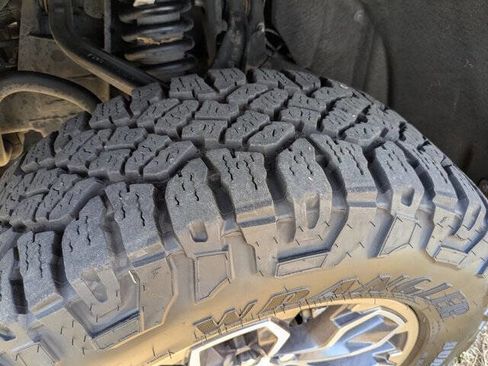 Used 2019 Chevrolet Colorado ZR2 image 11