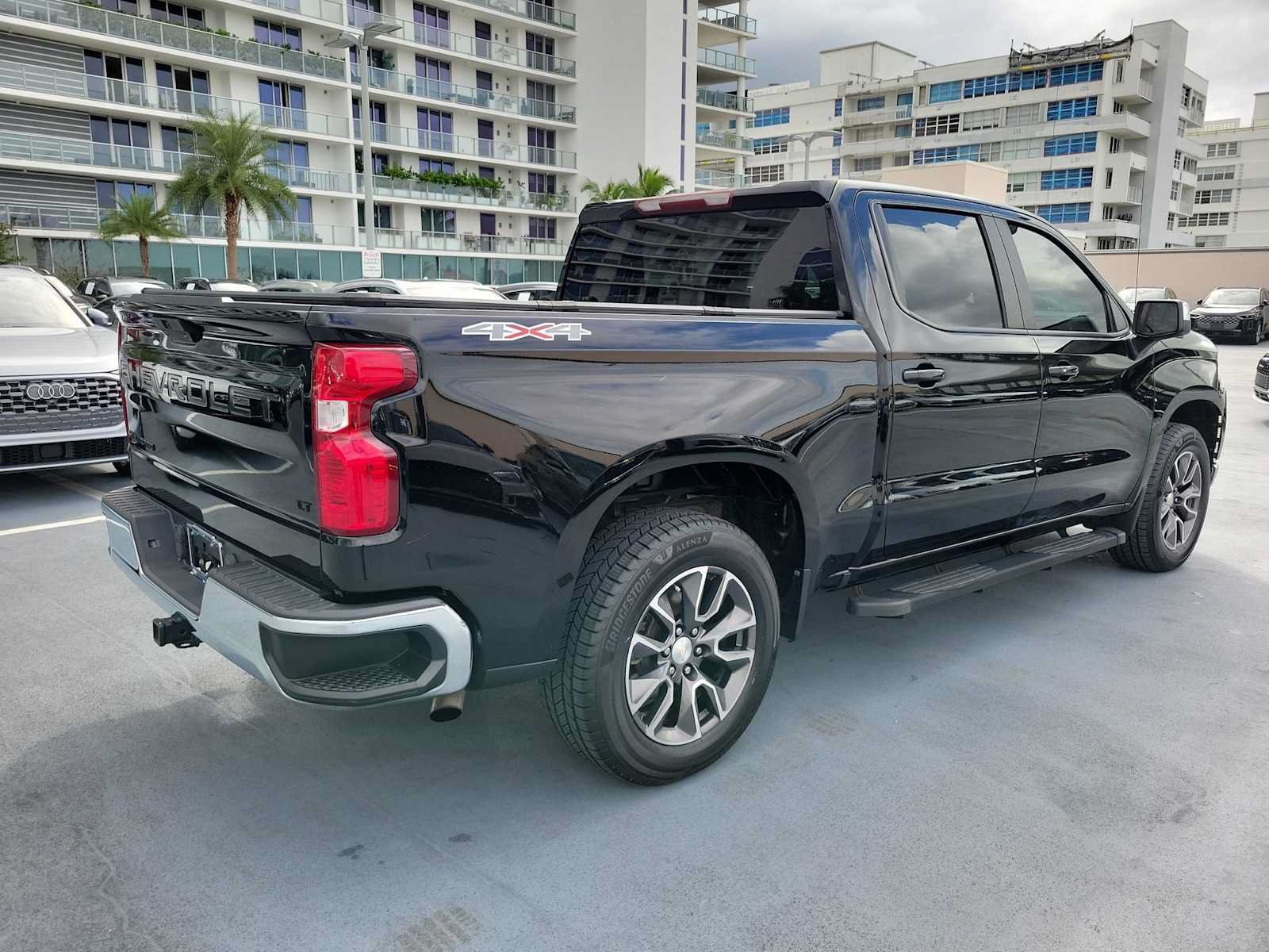 Used 2022 Chevrolet Silverado 1500 LT AWD/4WD image 6