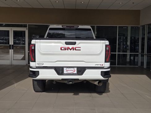 Used 2024 GMC Sierra 2500 AT4 w/ AT4 Preferred Package image 6