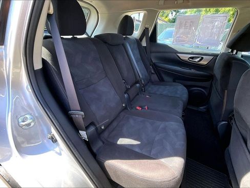 Used 2015 Nissan Rogue S FWD image 20