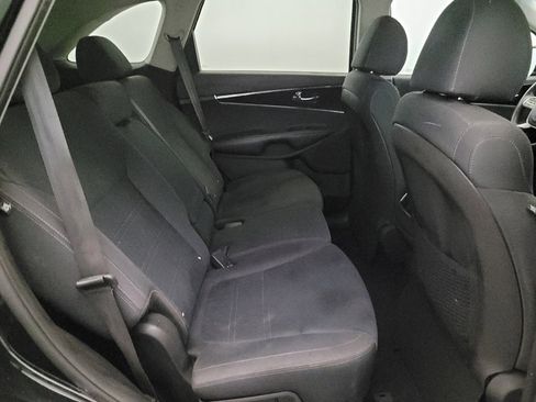 Used 2019 Kia Sorento AWD image 19