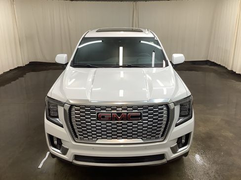 Used 2024 GMC Yukon XL Denali w/ Advanced Technology Package RWD image 2