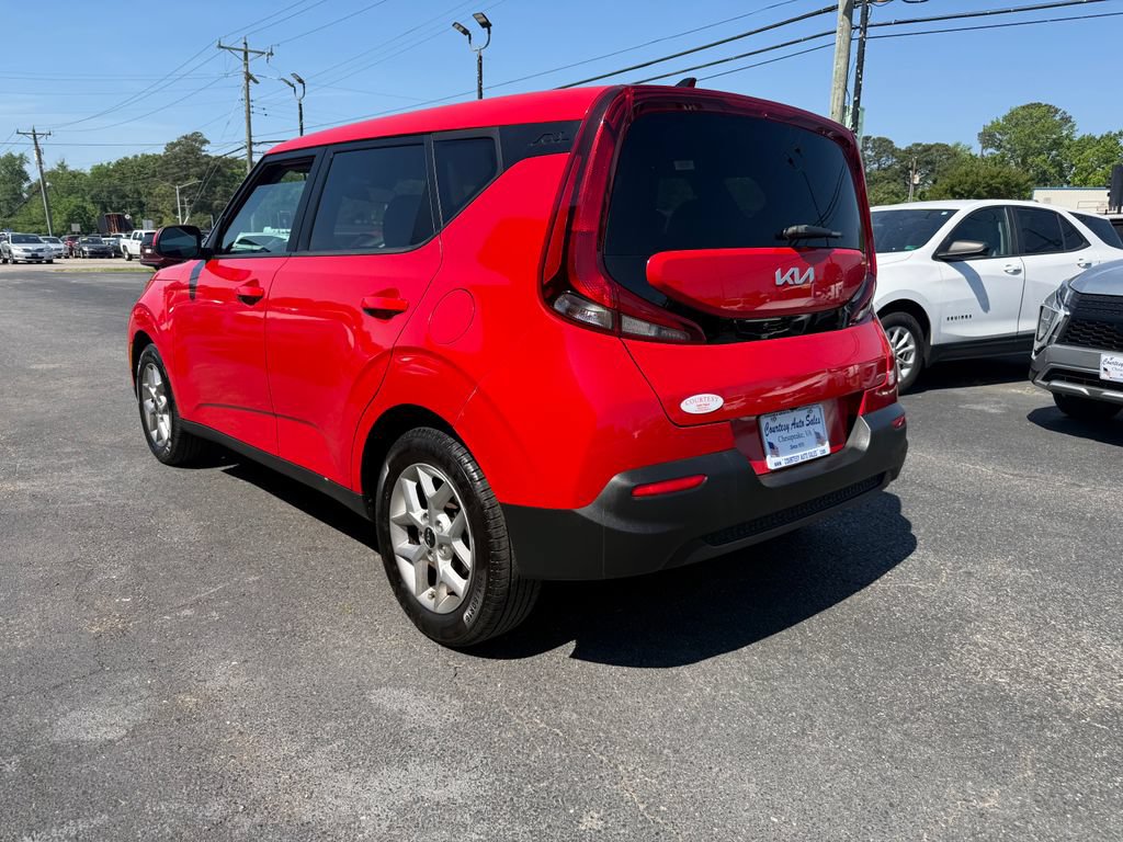 Used 2022 Kia Soul LX w/ Technology Package FWD image 9