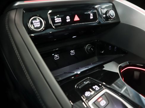 Used 2025 Audi Q5 Premium w/ Premium Plus AWD/4WD image 22