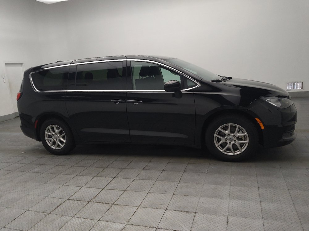 Used 2024 Chrysler Voyager LX FWD image 11