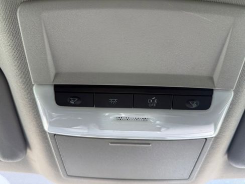 Used 2025 Nissan Sentra SV FWD image 21