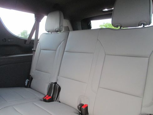 New 2026 GMC Yukon XL Elevation w/ Elevation Premium Package AWD/4WD image 13