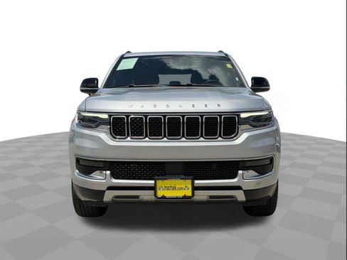 Used 2024 Jeep Wagoneer Series II w/ Flexible Seating Group RWD image 5