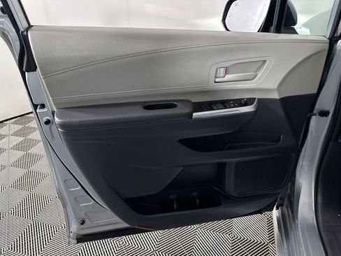 Used 2021 Toyota Sienna LE FWD image 23