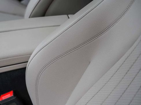 Used 2019 Mercedes-Benz E 300 image 19