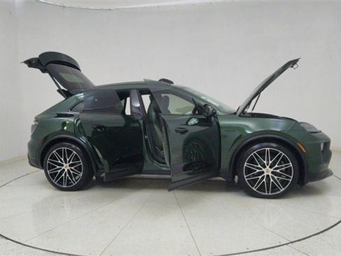 Used 2025 Porsche Macan 4S Electric image 70