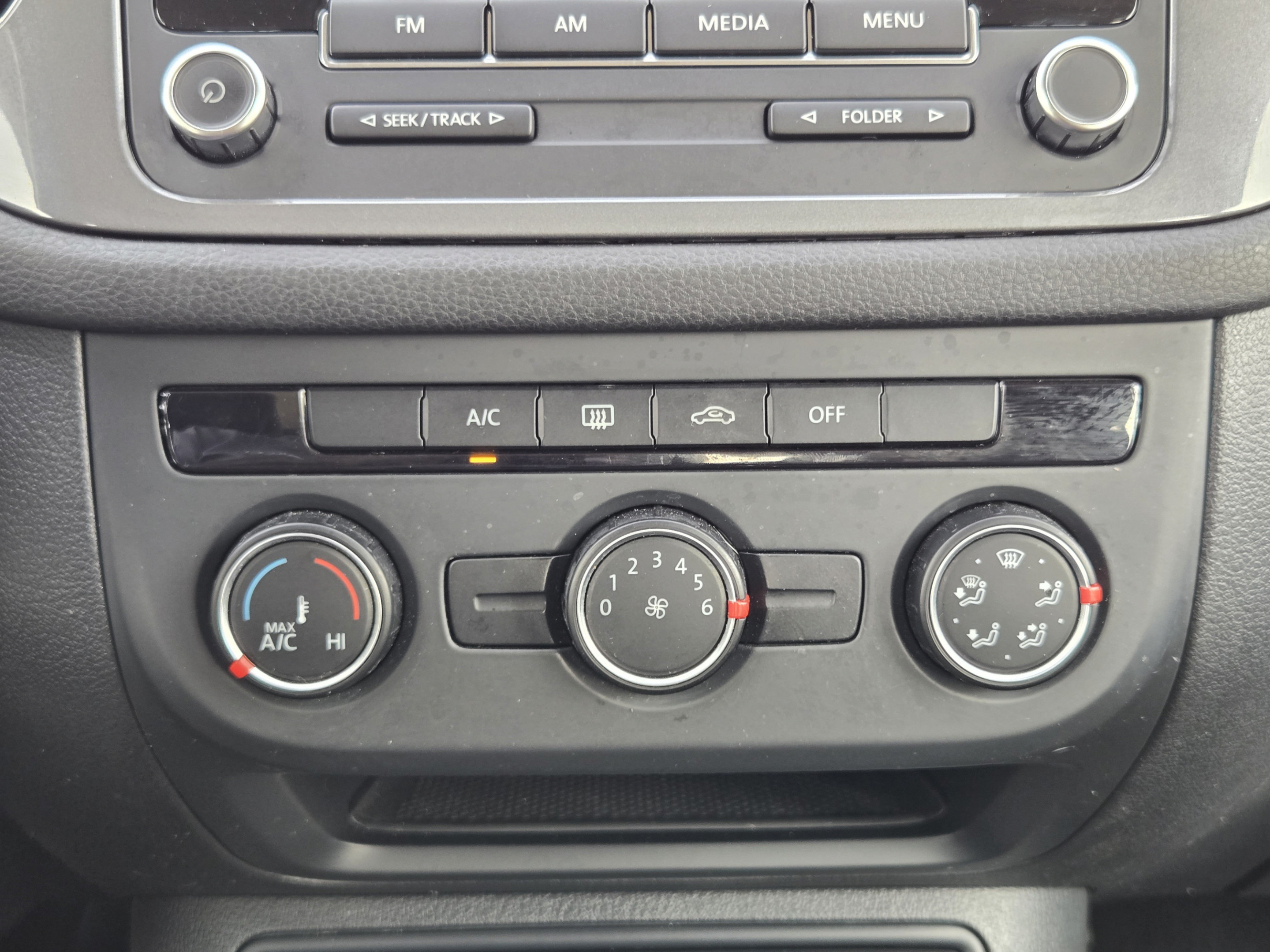 Used 2014 Volkswagen Tiguan S AWD/4WD image 14