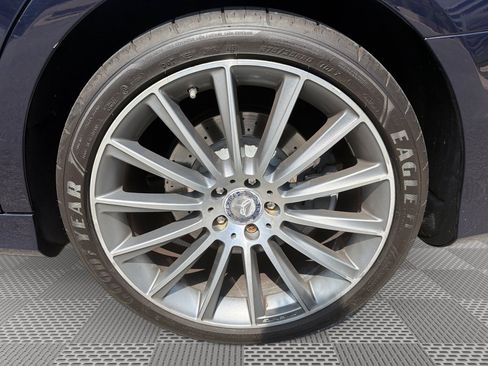 Used 2015 Mercedes-Benz S 550 Sedan w/ Sport Package image 29