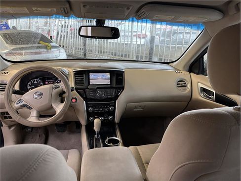 Used 2015 Nissan Pathfinder SV image 13